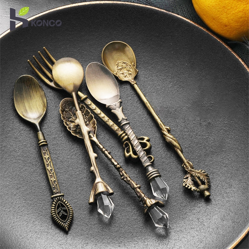 Vintage Dessert Royal Style  Cutlery Set - CozyWhims 