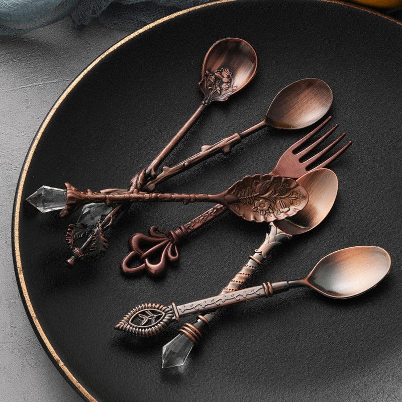 Vintage Dessert Royal Style  Cutlery Set - CozyWhims 